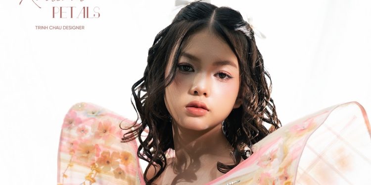 SUMI HOÀNG KIM VÀ HÀNH TRÌNH TỪ MODEL KID THÀNH MODEL TEEN CÙNG NTK TRINH CHÂU