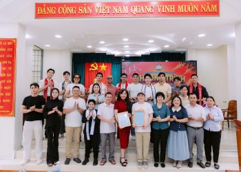 Ấm áp nghĩa tình ngày Tết Độc lập: Đoàn doanh nhân, nghệ sĩ và các Nam vương quốc tế tặng quà cho bà con khó khăn tại Đắk Lắk